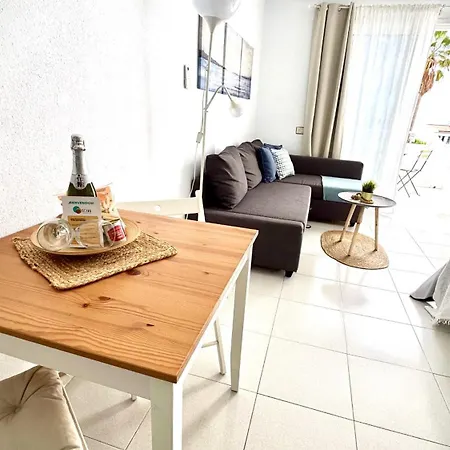 Island Village Sunset By Deihu Experiences Apartament